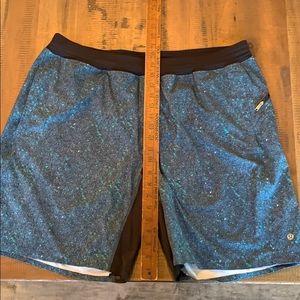 Lululemon men’s XXL shorts green